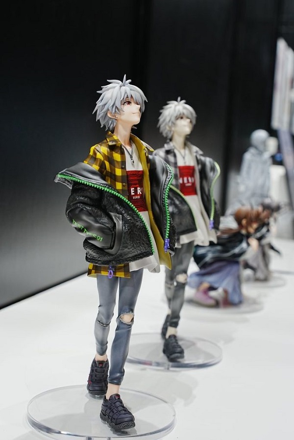 1/7 Scale Figure Nagisa Kaworu Ver. RADIO EVA Part.2 di EVANGELION (due colorazioni)